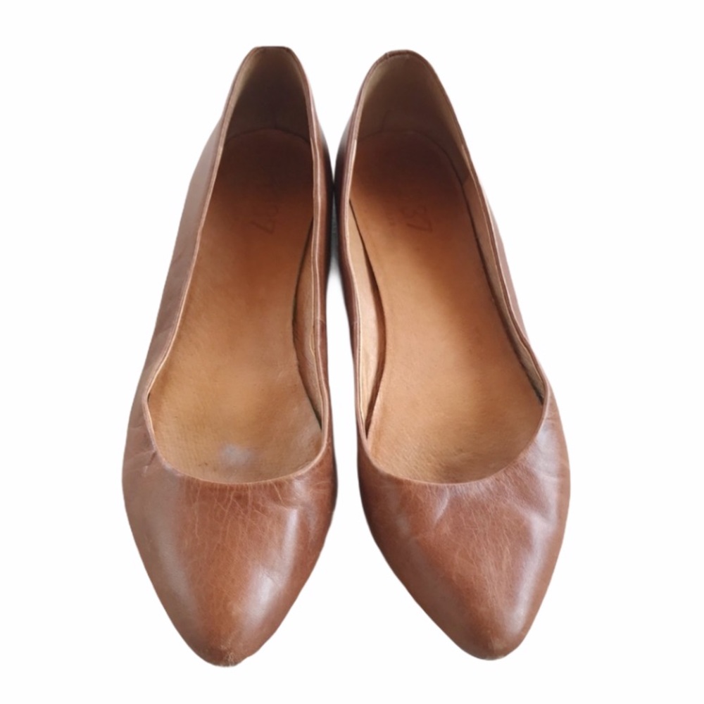 1937 Footwear Pointy Leather Flats